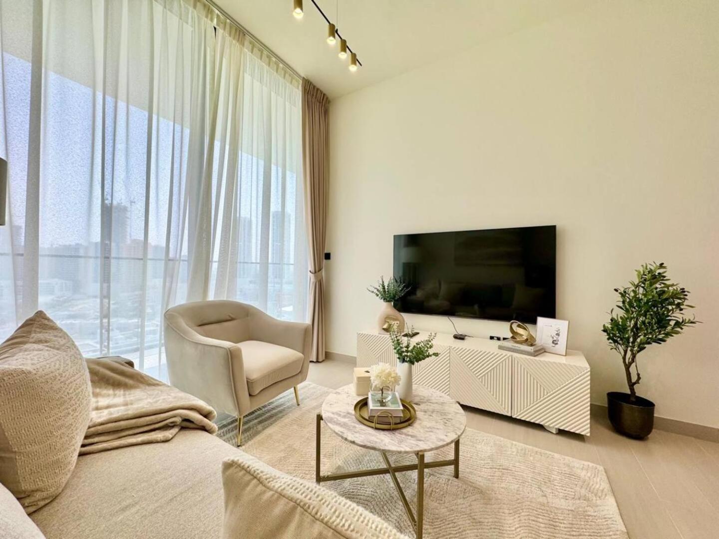 Elegant 1-bedroom In Jvc Apartment *