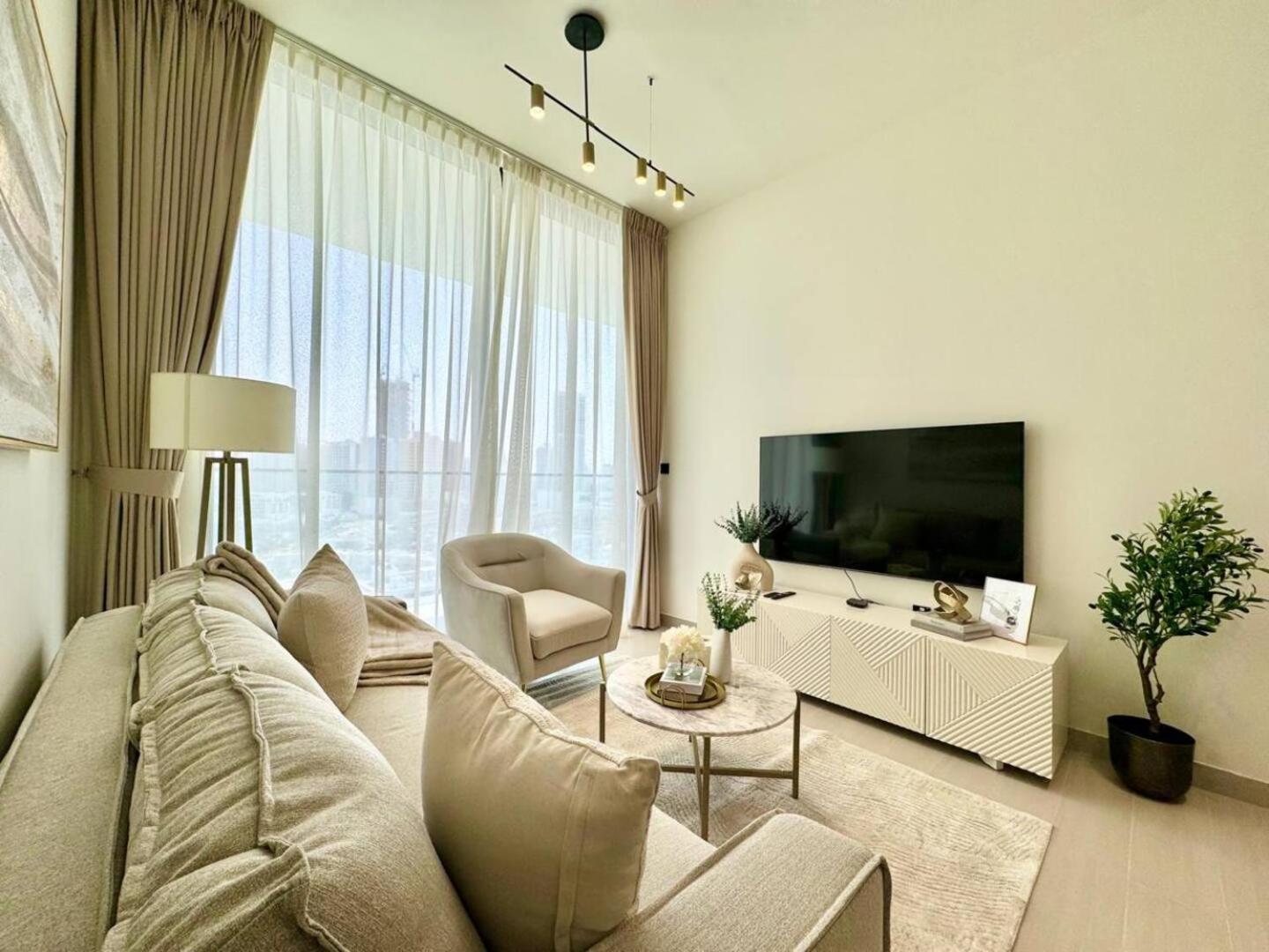 Elegant 1-bedroom In Jvc Apartment *