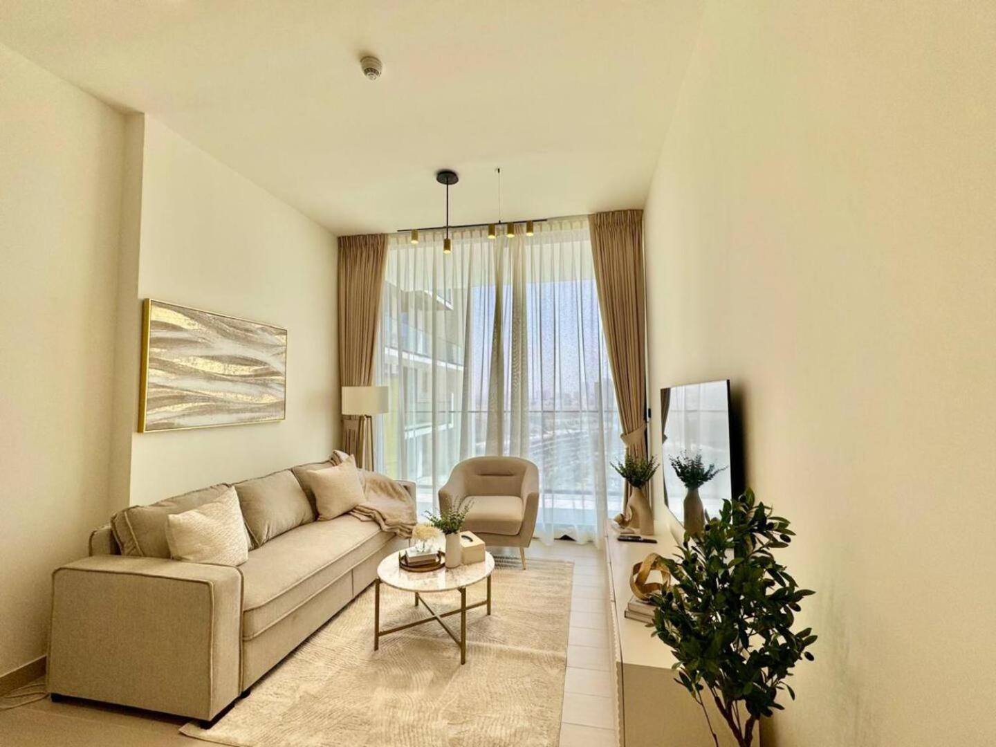 Apartment Elegant 1-bedroom In Jvc Dubai