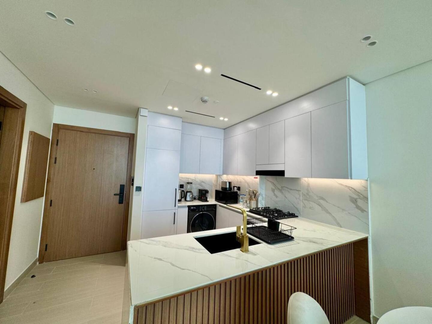 Apartment Elegant 1-bedroom In Jvc *